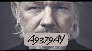 Un fotogramma dal video "La lettera di Julian Assange a Carlo III."