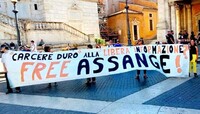 Julian Assange, cittadino onorario di Roma Capitale: così vota l’Assemblea capitolina
