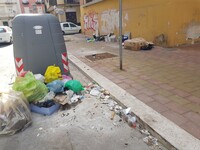 Taranto, via Oberdan, vicino alla scuola Acanfora