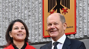 Baerbock (verdi) e Scholz (socialdemocratici)