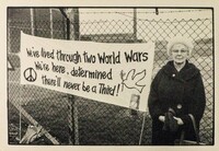 erano presenti donne di tutte le età al campo ecofemminista e pacifista fuori la base militare di Greenham Common Greenham Common Women’s Peace Camp