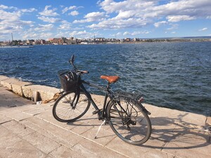 La bicicletta del presidente di PeaceLink Alessandro Marescotti a Taranto