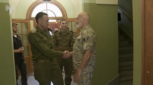 A destra l'ammiraglio Giuseppe Cavo Dragone visita Israele come ospite ufficiale del Capo di Stato Maggiore, LTG Herzi Halevi (a sinistra). La foto è del 4 settembre 2024.