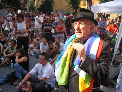Genova, 20 luglio 2004, piazza Alimonda. Don Andrea Gallo, animatore della comunita' di San Benedetto al Porto.