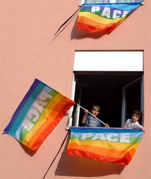Ho esposto la bandiera della pace ... Fabio, Monica e Chiara da Stabio - Svizzera 