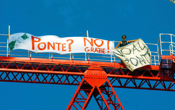 Manifestazione contro il Ponte sullo stretto di Messina