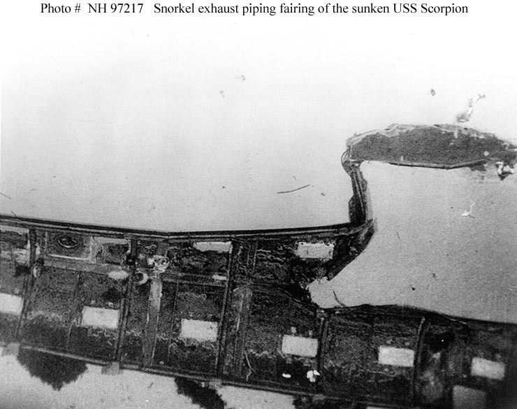 Una parte del relitto del sottomarino a propolsione nucleare Scorpion esploso al largo delle isole Azzorre (Atlantico) nel maggio del 1968. Era passato poche settimane prima da Napoli (10 aprile 1968) e da Taranto (10 marzo 1968).