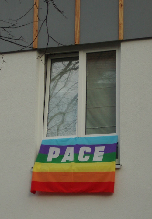 bandiera della pace esposta a Monaco di Baviera: Yvonne