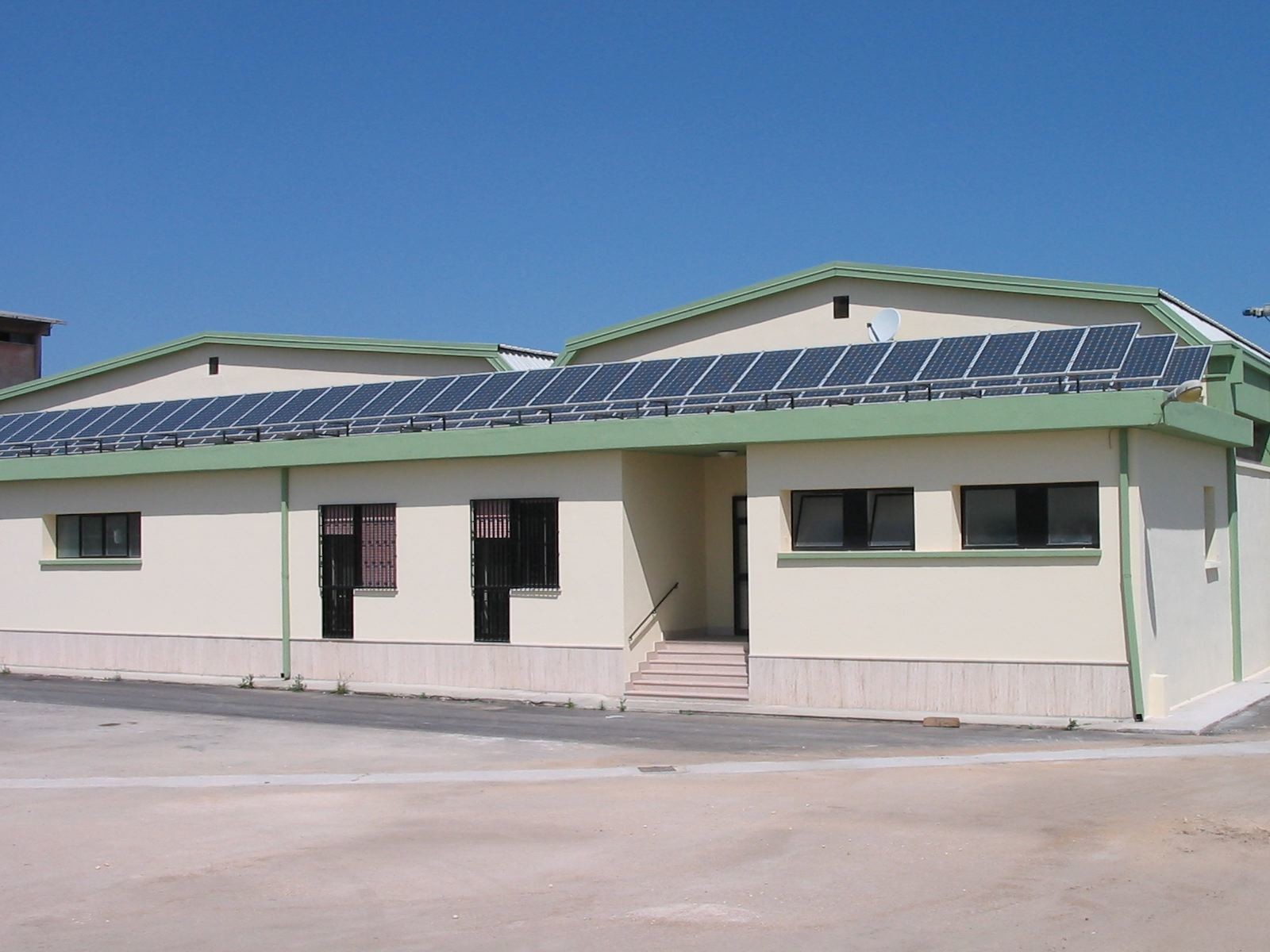 Foto pannelli fotovoltaici installati dalla Cooperativa Coldiretti di San Ferdinando di Puglia