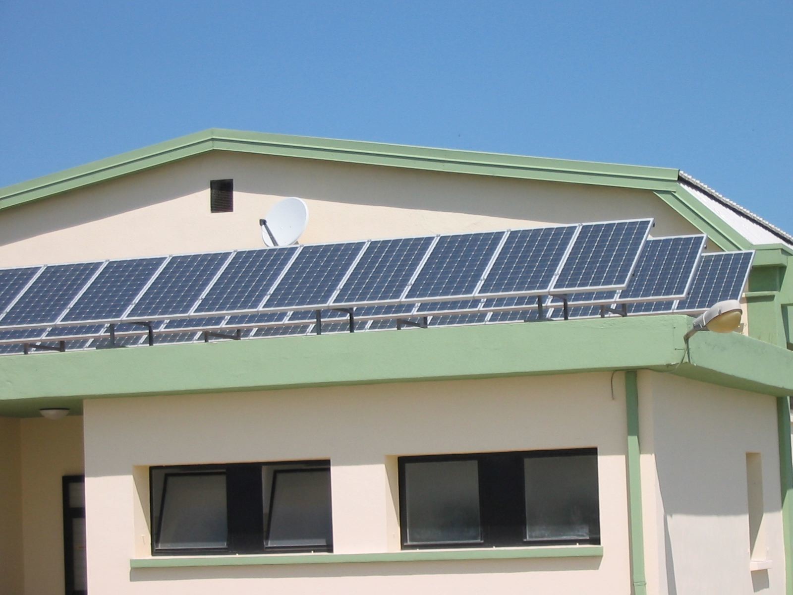 Foto impianto pannelli fotovoltaici della Cooperativa Coldiretti di San Ferdinando di Puglia.