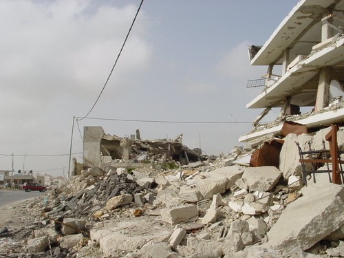 Ramallah: il compound di Arafat distrutto dall'esercito israeliano