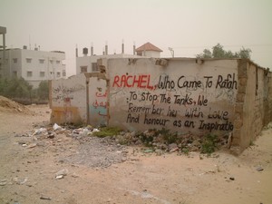 Rafah: una scritta sul muro in memoria di Rachel