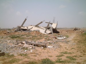 Rafah, il posto dove e' stata uccisa Rachel. In lontananza, un carro armato israeliano.