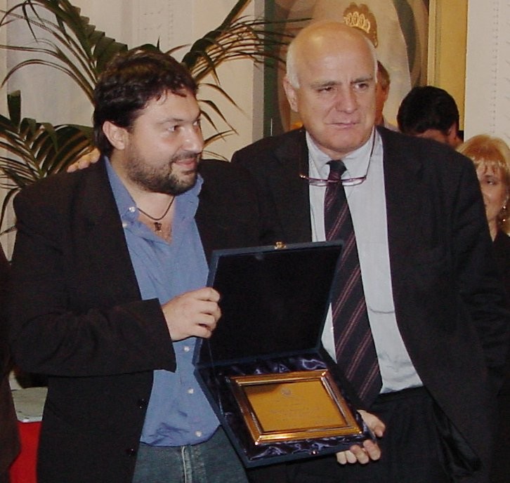 Foto di repertorio: Sigfrido Ranucci e Maurizio Torrealta ricevono a Viareggio, il 29 novembre 2005, il premio "Cronista dell'anno".
