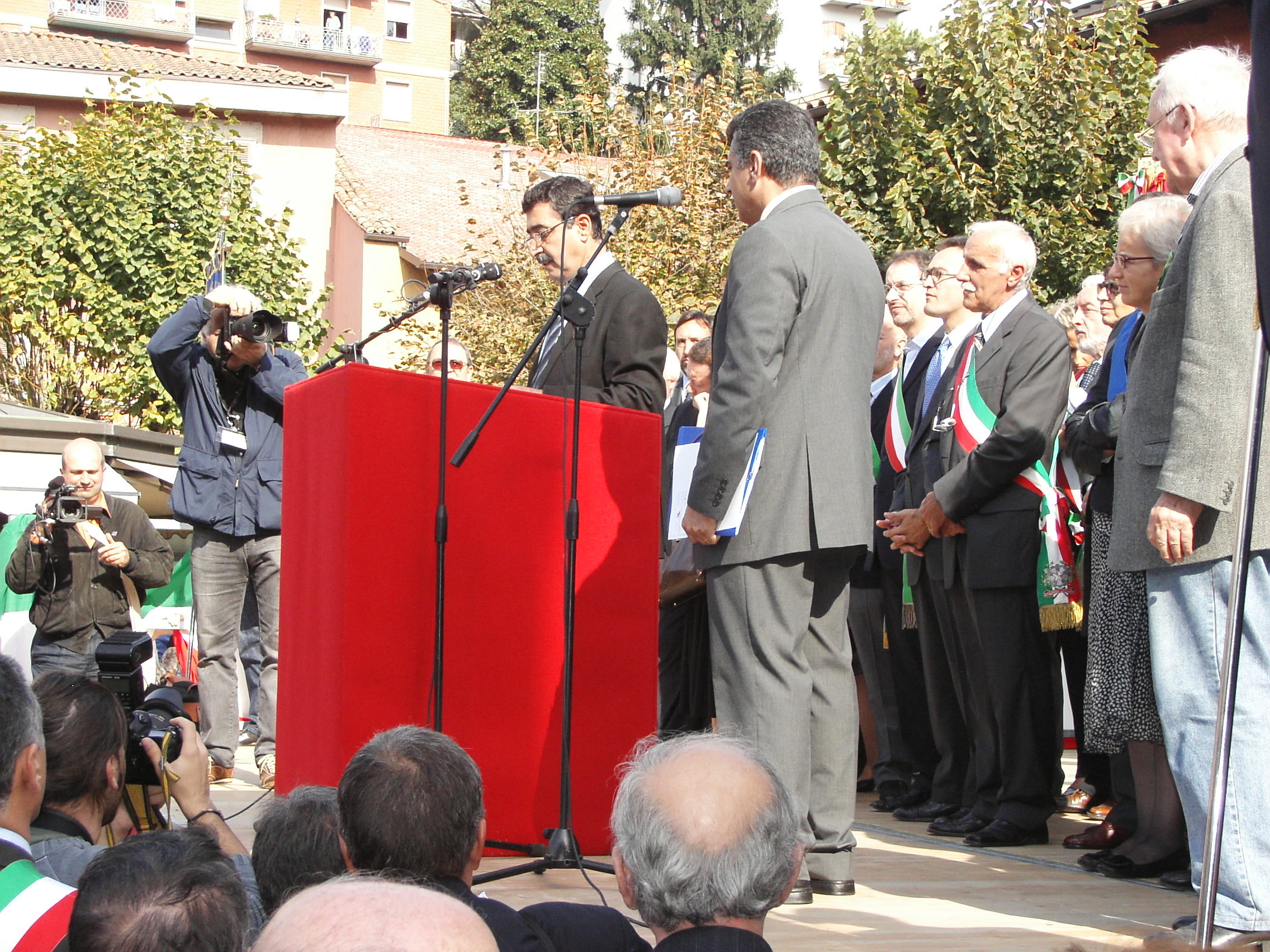 Marzabotto 1 ottobre 2006: al microfono il sindaco di Halabja, Mohammed Khadir Kareem.