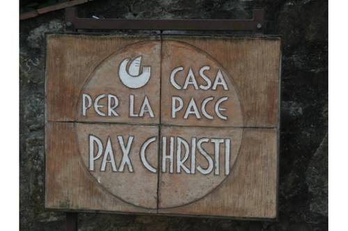 Pax Christi ci accoglie...