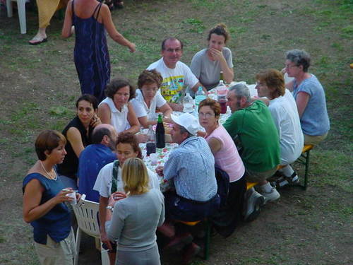 Pranzo in giardino - Gruppo di Verona - Luglio 2002