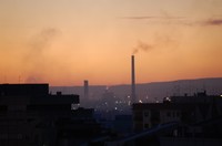 Taranto marcia contro il «mostro»: Non vogliamo più quest’aria malata