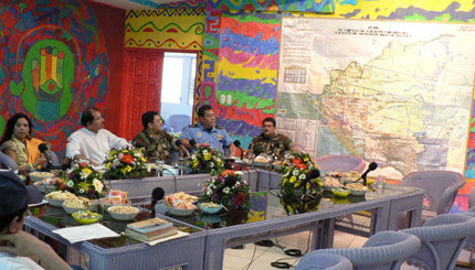 Il presidente Ortega durante la riunione d'emergenza