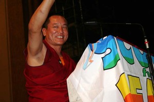 il monaco tibetano Lobsang Lungrig ricorda il sacrificio dei monaci tibetani e birmani