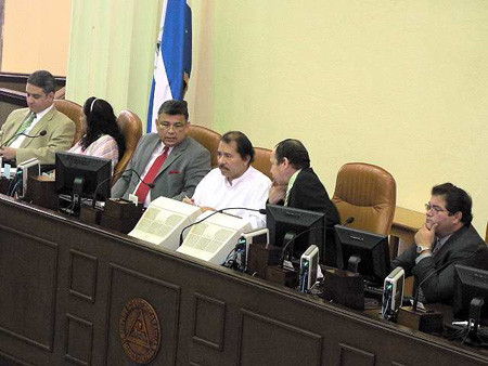 Il presidente Ortega durante la sessione in Parlamento (Foto G. Trucchi)